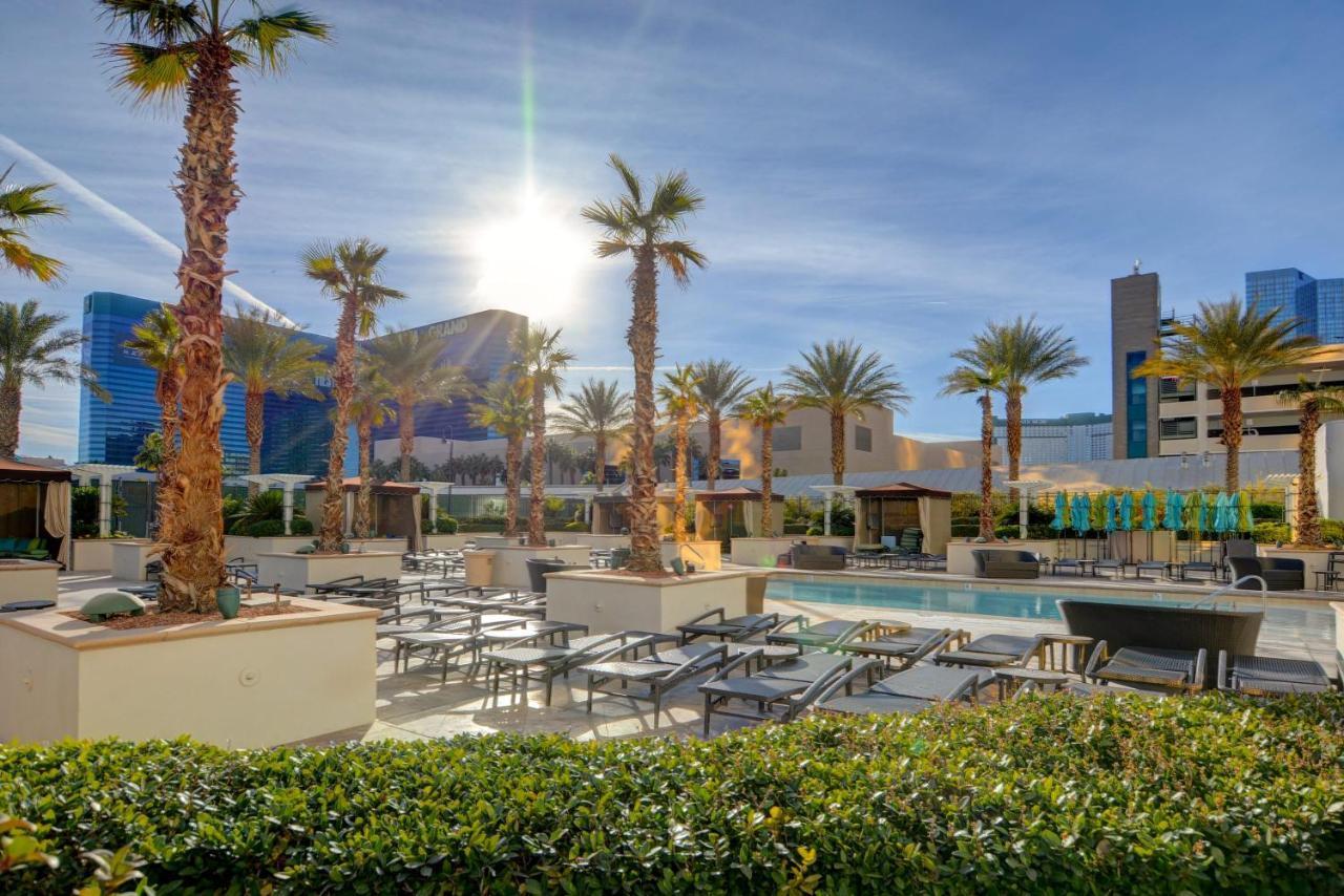Mgm Signature-27-805 F1 Track & Strip View Balcony Las Vegas Exterior photo